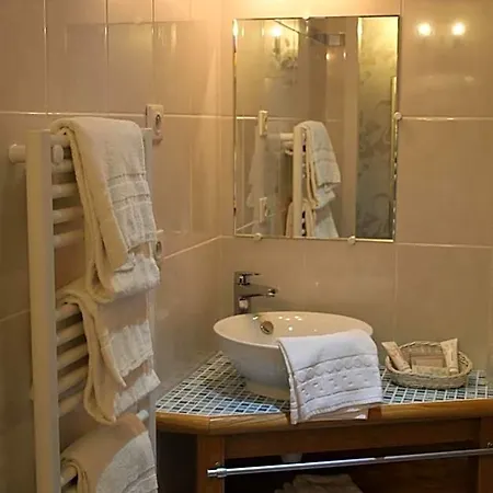 ホテル Manoir De La Roche Torin, The Originals Relais