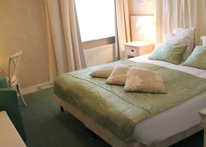 Hotel Manoir De La Roche Torin, The Originals Relais 3*