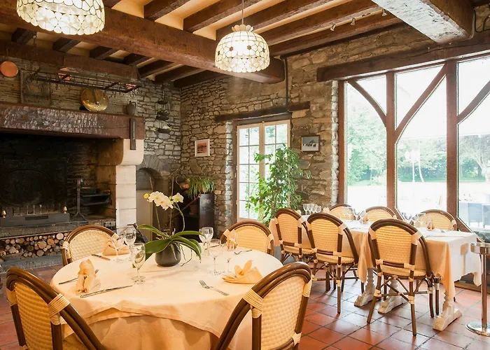 Hotel Manoir De La Roche Torin, The Originals Relais 3*